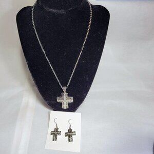 Montana Silversmith Earring and Necklace Set
